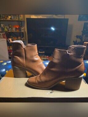 Universal Thread Ankle Boot in Cognac Brown - size 8 No Box